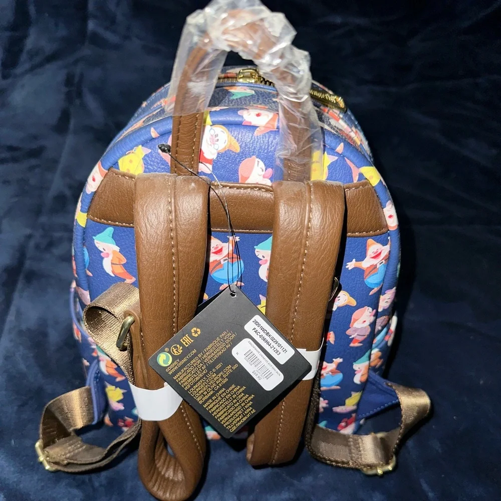 NWT Snow White and the Seven Dwarfs Loungefly Mini Backpack